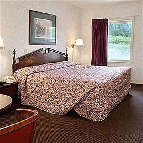 Econo Lodge Форест-Сити Экстерьер фото